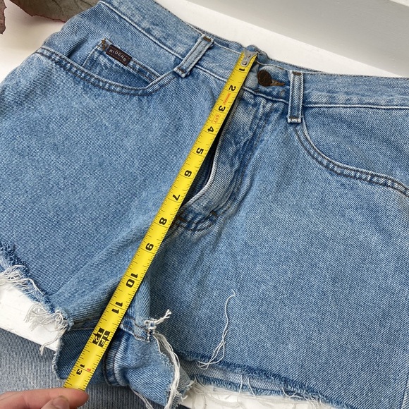 Vintage Riders Cut-Off Jean Shorts - Picture 10 of 10